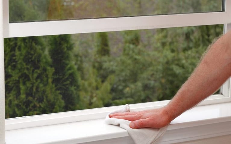 Read more about the article Three Quick and Easy Steps to Clean Window Sill